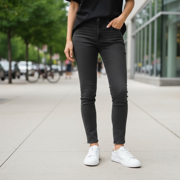 Kate Spade Women's Lace-Up Sneakers White Size 5.5 Casual NEW   CYBER MONDAY $99 - Picture 2 of 9